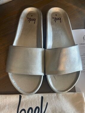 Beek Gallito Leather Sandals Champagne Metallic Women Comfort Slides Size 8 NIB